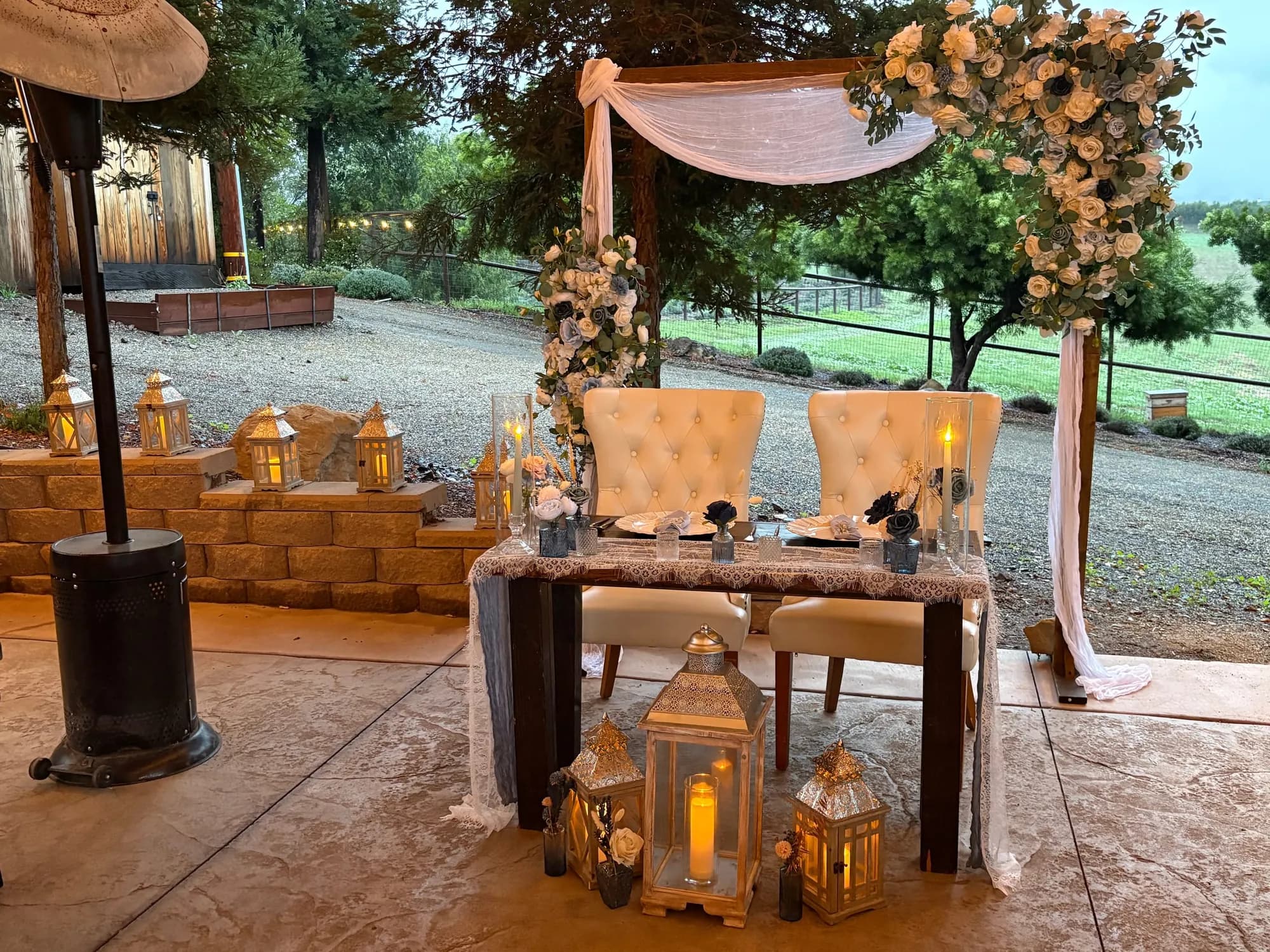 Sweetheart table setting