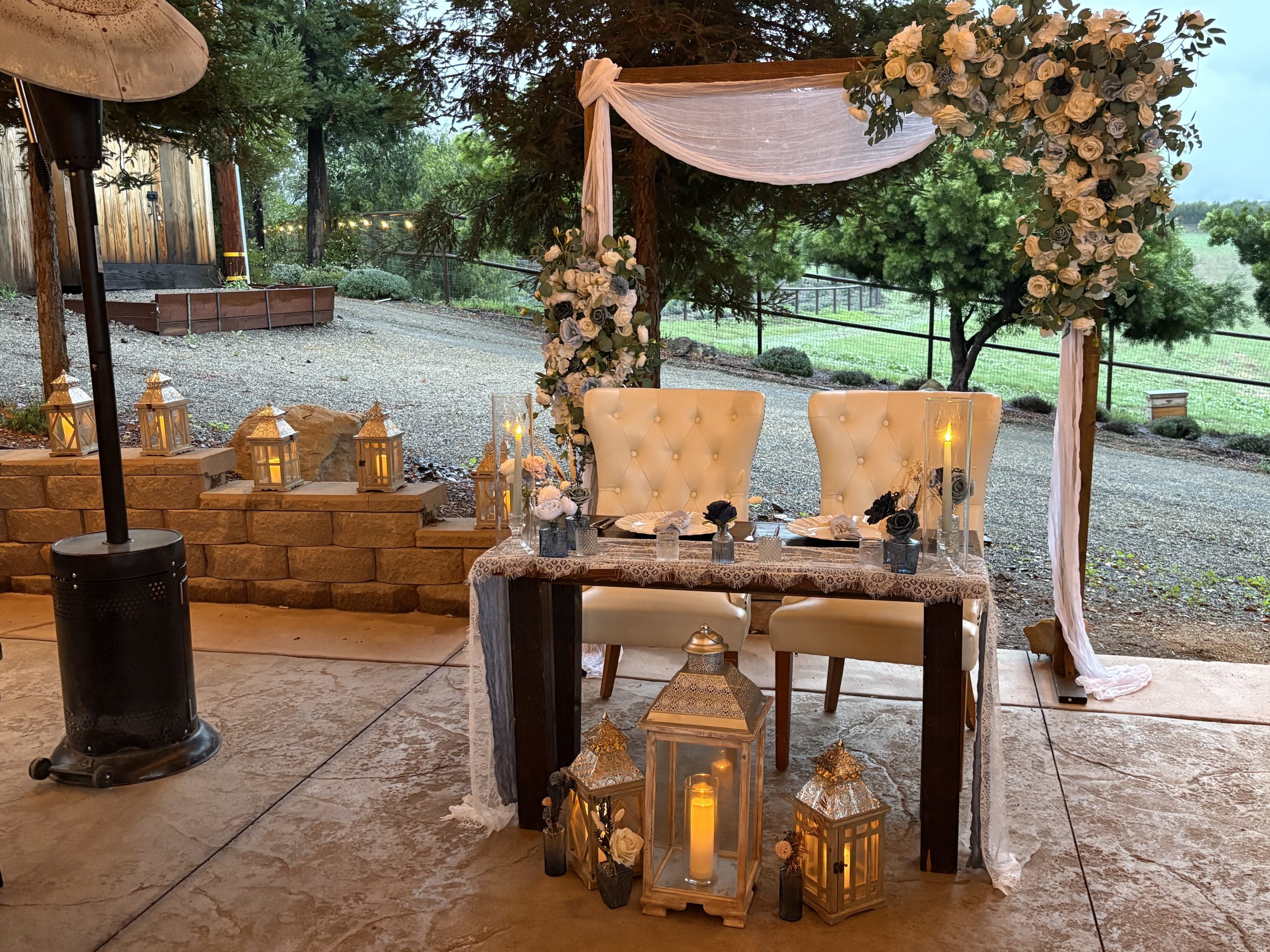 Sweetheart table setting
